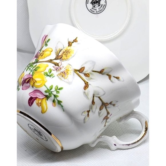 Royal Dover China Teacup & Saucer, Vibrant Floral Design, Gold Trim, Vintage - Picture 4 of 15